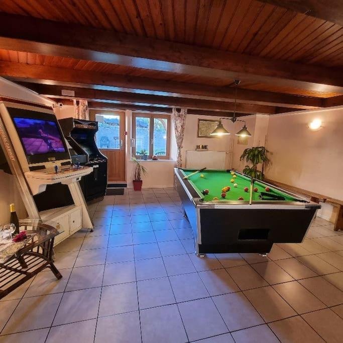 Gite Eglantine 2 A 6 Personnes Avec Spa Et Salle De Jeux Dans La Residence Ventron Luaran gambar