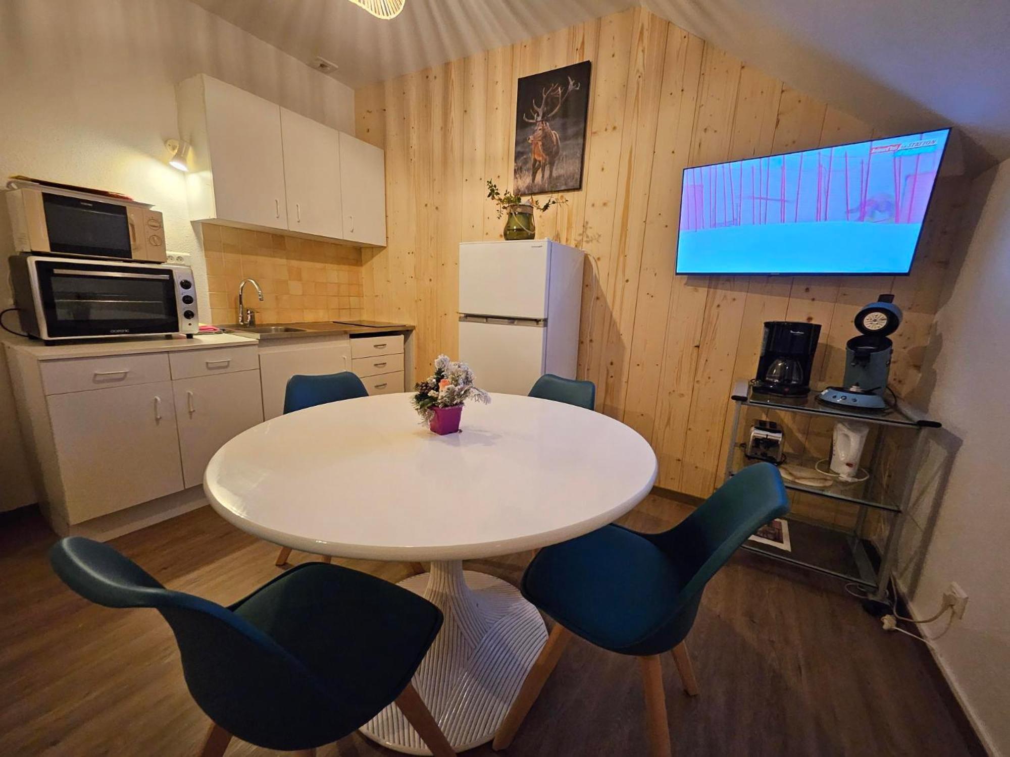 Gite Eglantine 2 A 6 Personnes Avec Spa Et Salle De Jeux Dans La Residence Ventron Luaran gambar